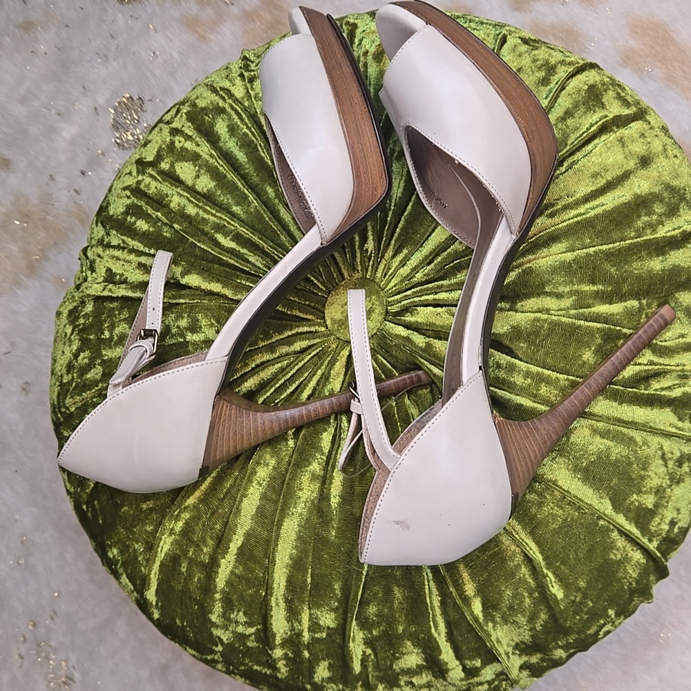 Burberry Women's Heels Size 38 1/2. Size 7.5 US. NEW!  Luxury. Designer. - Picture 14 of 14